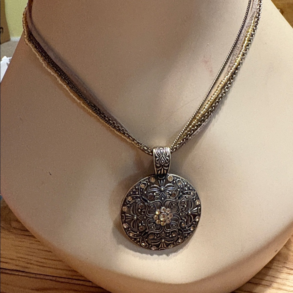 Vintage Lia Sophia Bronze and Gold Pendant Necklace